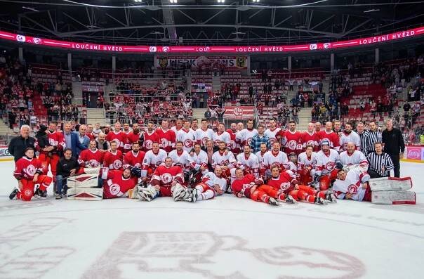 Nechoď do Sparty, slyšel Varaďa. Krajíčka zaskočil Pronger. To byla rozlučka legend