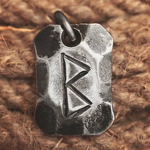 BERKANO, kovaná runa, amulet