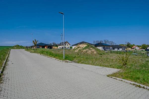 Prodej | Stavební pozemek - Mělnická Vrutice - Viktor Janovský