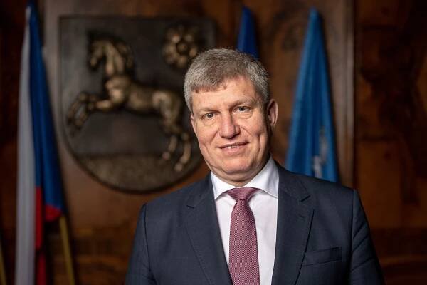 Primátorem Ostravy je oficiálně Jan Dohnal. Radu města tvoří těchto 11 politiků