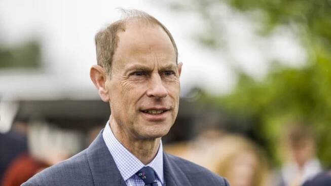 Princ Edward, nejmladší potomek Alžběty, je britskému trůnu blíže než kdy dřív