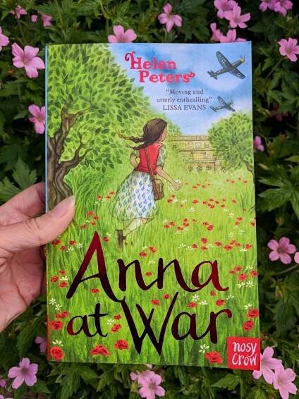 Childrens’s Book Review: Anna at War by Helen Peters