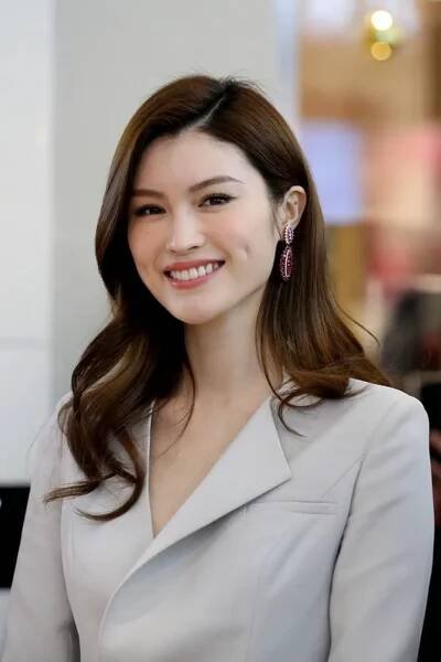 Čínský model se Sui navštěvuje propagační akce pro šperky značky Chopard v Shenyang city, Severní východ Číny provincie Liaoning, 19 prosince 2017. — Stock obrázek