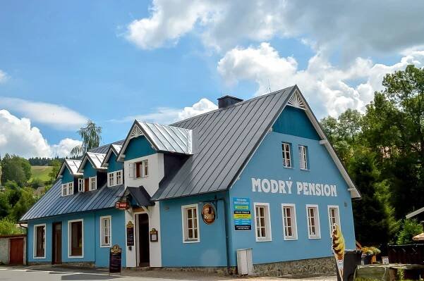 Léto v Krkonoších v Modrém pensionu se zahradou plnou her a polopenzí pro dva, Krkonoše - Rokytnice nad Jizerou | SlevaDne