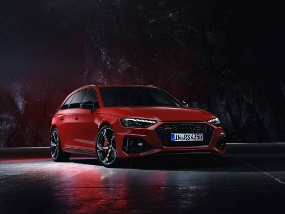 Jak vypadá perfektní rodinné kombi, které ve volném čase prožene i sporťáky? Jako Audi RS4 Avant po faceliftu