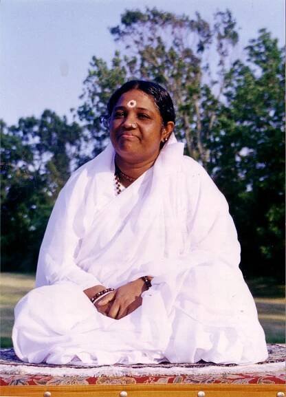 PUBLICATION: Reflections of Amma: Devotees in a Global Embrace (2014) — amandajeanlucia