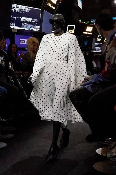 Balenciaga bude přijímat kryptoplatby