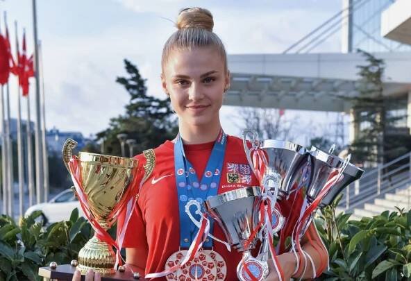 Klenot českého kickboxu! Teprve sedmnáctiletá Eliška Zemanová září doma i ve světě. Snem je olympiáda