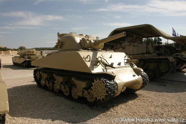 M4A3(105) Sherman : Spojené státy americké (USA)