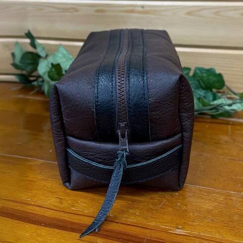 dopp-kit-large-chocolate-side