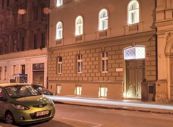 Hotel Pure White má vynikající polohu v centru Prahy