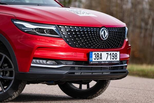 TEST: Čínský Dongfeng Fengon 5: Evropané pořád chtějí normální motory, jen už je málokdo nabízí