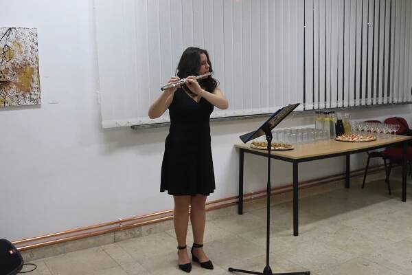 Lenka Zemanová se vrátila do Volar se svými obrazy
