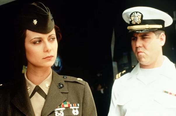 JAG - Bleší král - Z filmu - Catherine Bell, Patrick Labyorteaux