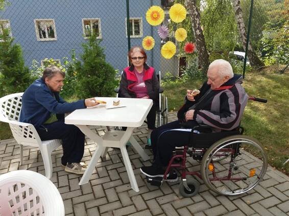 Mezibořské slunce trochu jinak aneb rozloučení s létem – Domov sociálních služeb Meziboří