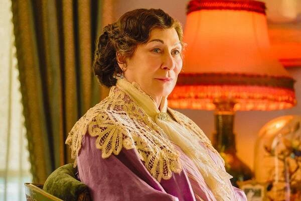 Towards Zero comment: Anjelica Huston stars in this ripe Agatha Christie adaptation