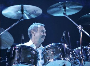 Osmdesátiny slaví jediný muž, který hraje na všech albech Pink Floyd: Kdyby nebyl bubeníkem, byl by závodníkem - Expres FM