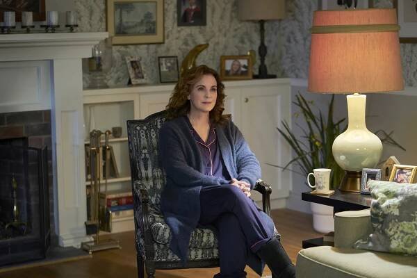 Elizabeth Perkins - Actress