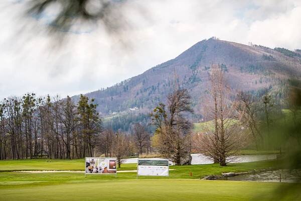 Prosper Golf Resort Čeladná - Royal Angeles Business Golf Club, s.r.o.
