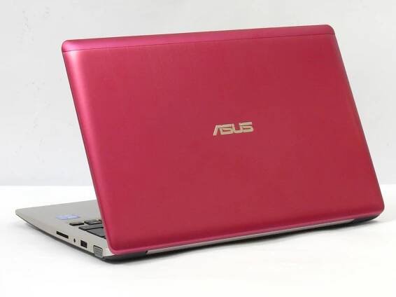 ASUS VivoBook S200e - kvalitní růžový mini-notebook - Recenze - NOTEBOOK.cz