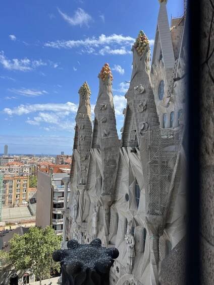 La Sagrada Familia Church Belongs On Your Barcelona Bucket List! - Enthusiastic About Life