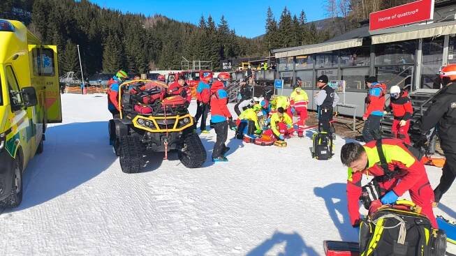 Ve Špindlerově Mlýně se na sjezdovce srazily dvě děti. Utrpěly vážná zranění