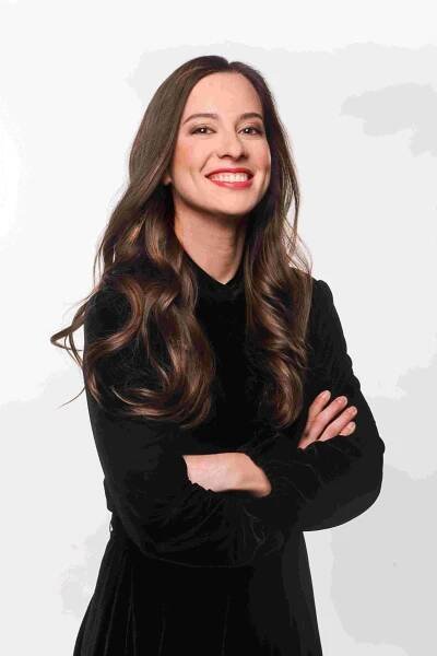 Lucie Černá ztvárňuje Izy. 