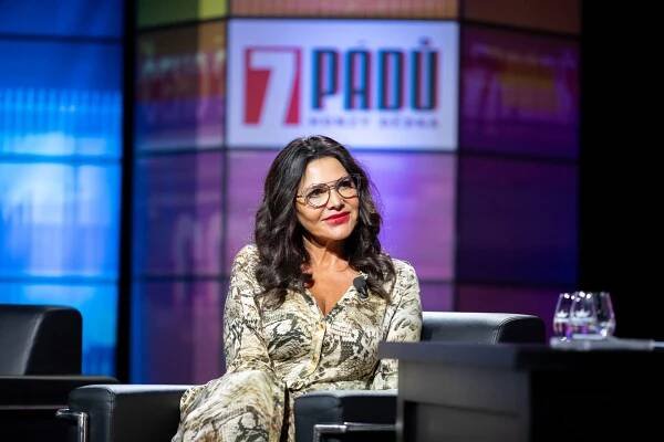 Zpěvačka Ilona Csáková v pořadu 7 pádů Honzy Dědka