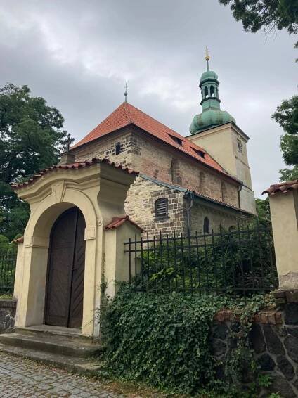 Soubor:Kostel-sv.Václava-Prosek3.jpg – Wikipedie