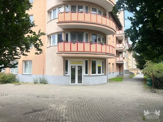 PRONAJATO - Komerční prostory – 105 m², přízemí s výlohou | Hrdlička reality