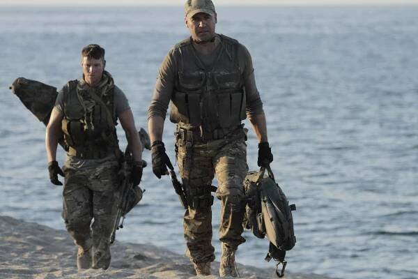 Sniper - Lovec duchů - Z filmu - Chad Michael Collins, Billy Zane