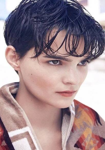 Brianna Hildebrand fotka
