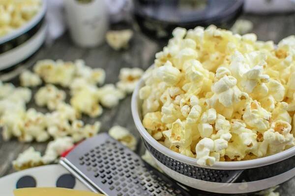 Canadian Cheddar Popcorn - Peppers & Pennies