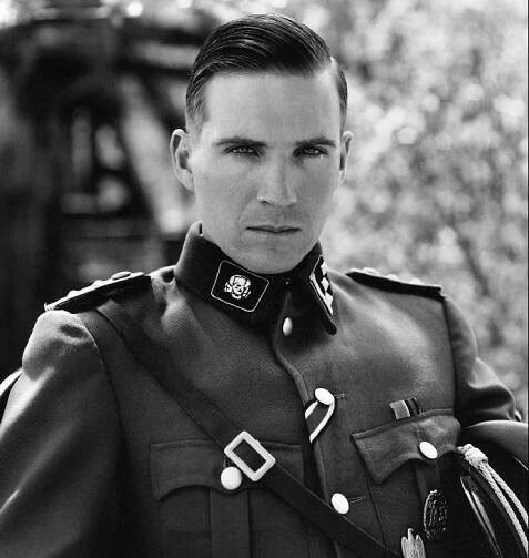 Foto k tématu Ralph Fiennes – stránka 25