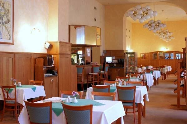 Restaurace