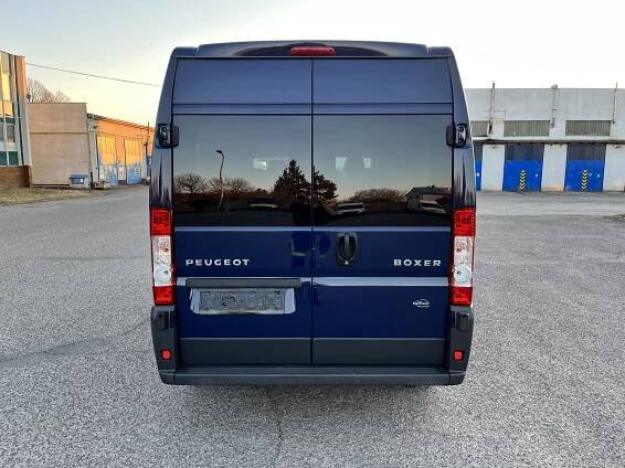 Peugeot Boxer 9 míst - Dodávky Morava.cz