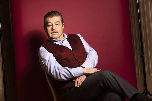 Ganz im  Ernst! Erwin Steinhauer liest humorvolle, satirische Texte von österreichischen Autoren 