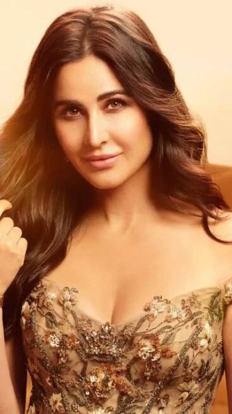 Katrina Kaif's Secret For Silky Hair: Make This Onion-Amla Oil At Home