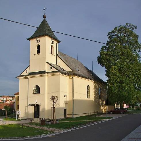 Kostel Povýšení svatého Kříže (Benešov) – Wikipedie