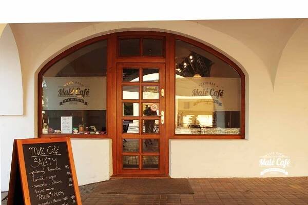 KAVÁRNA KRNOV | RESTAURACE KRNOV | BISTRO KRNOV | PHO GA KRNOV - Malé Café