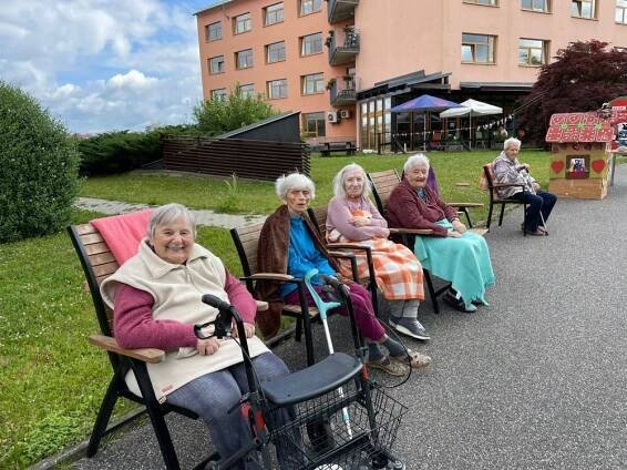 Pohádkové dopoledne s dětmi MŠ Stromovka - Dům seniorů Františkov, Liberec, příspěvková organizace