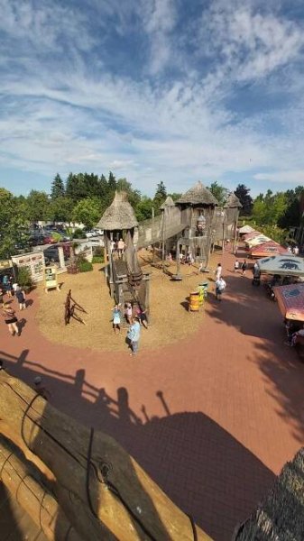 Fotogalerie • Lanový hrad u restaurantu Kibo (Dětské hřiště) • Mapy.com