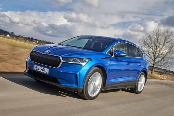 Šéf prodejní organizace Škoda ČR zatím neočekává boom prodeje elektromobilů