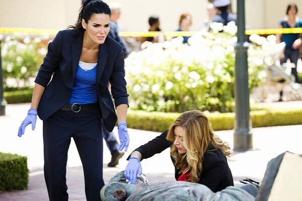 Rizzoli & Isles: Vraždy na pitevně - Srdce jak žhavý kámen - Z filmu - Angie Harmon, Sasha Alexander