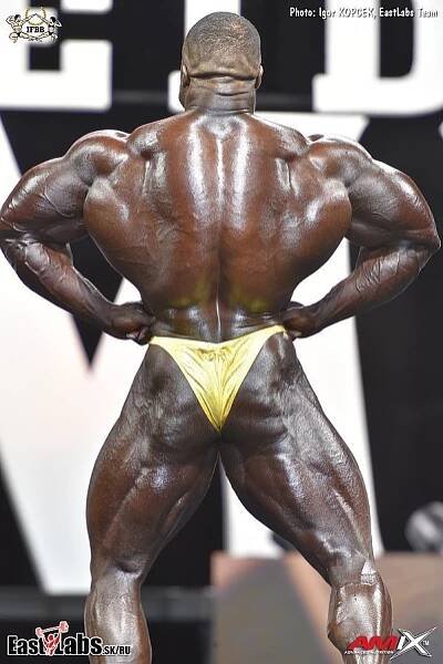 Ronnie.cz - Brandon Curry