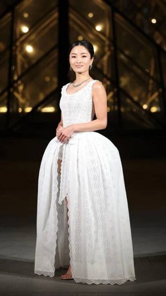 Anna sawai wearing dior