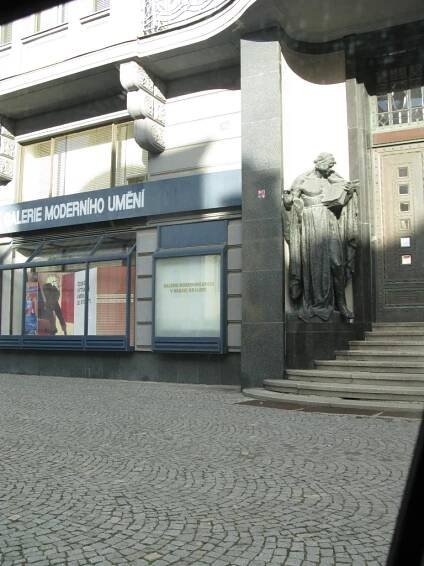 Galerie moderního umění v Hradci Králové | Reprezentace národa + Erratum
