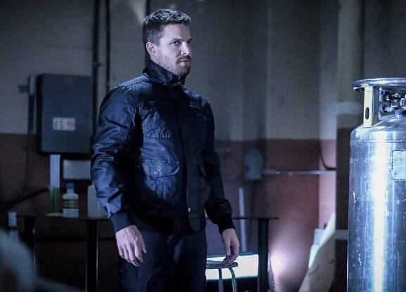 Arrow - Ctěte otce své - Z filmu - Stephen Amell