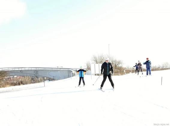 FOTO: Na běžky do Vejsplach. V areálu nadšeně sportují děti i dospělí