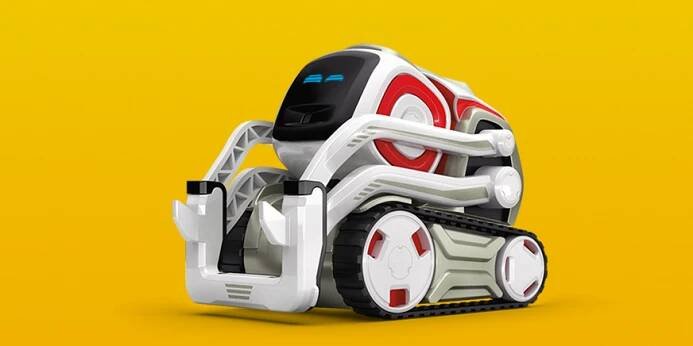 Cozmo: Umělá inteligence jako roztomilý dětský robot